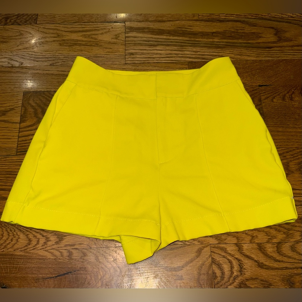 High-Rise Yellow Women's Tailored Shorts - Picture 4 of 6